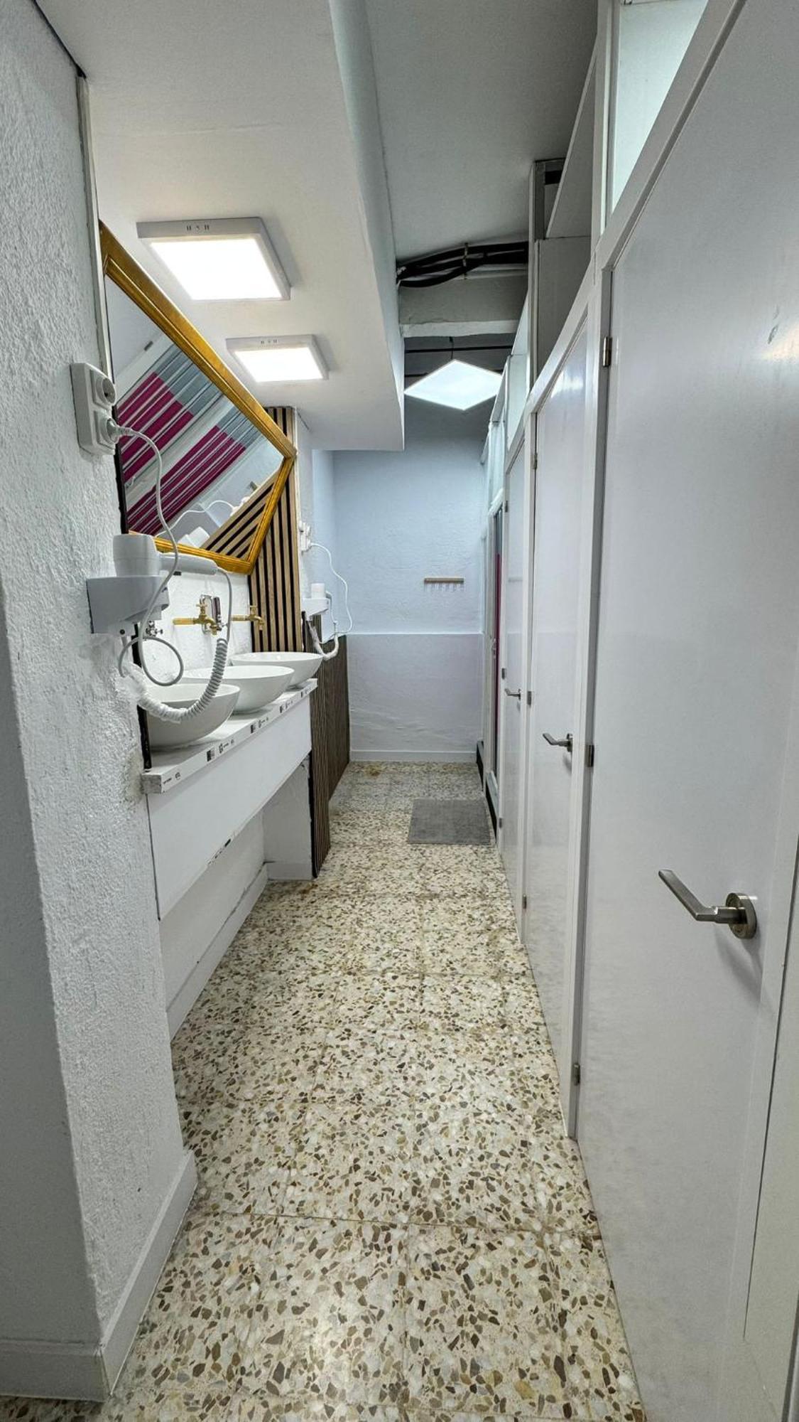 Hostel Puerta Del Angel มาดริด ภายนอก รูปภาพ